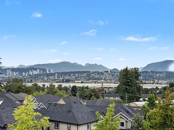 11077 Ravine Rd #515, Surrey, BC V3T 3X5