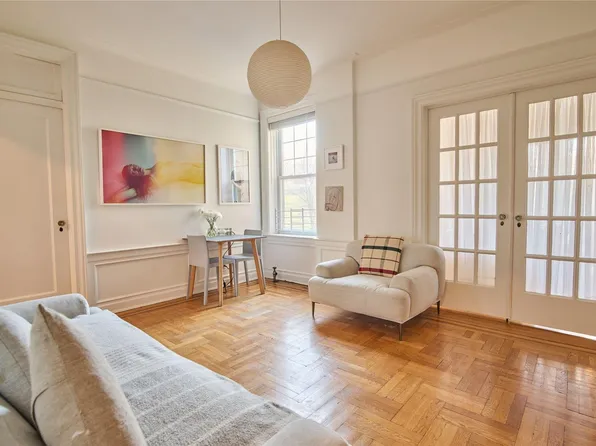 521 41st Street #B1, Brooklyn, NY 11232