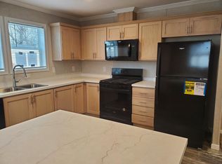 283 Country Forest Dr, Fort Wayne, IN 46818