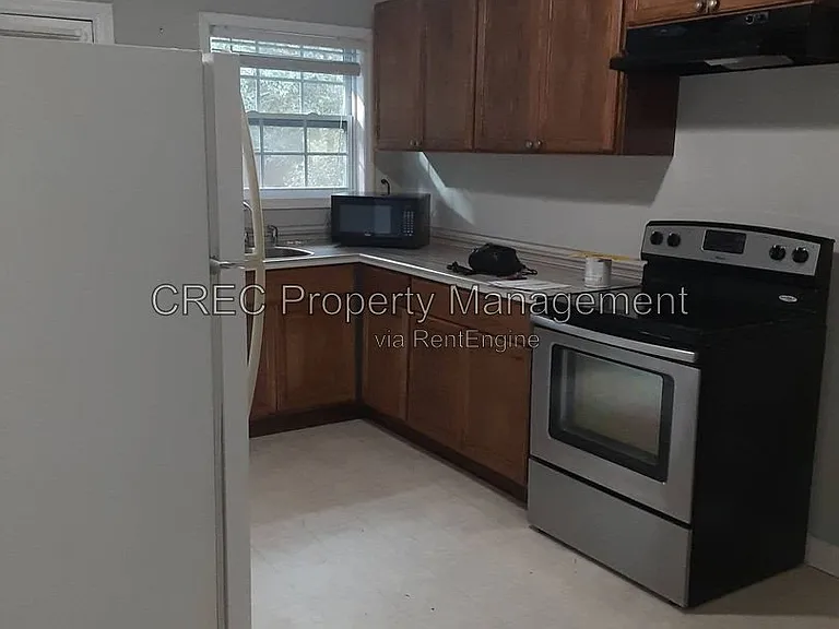 1519 Balsam St #A — Photo 7