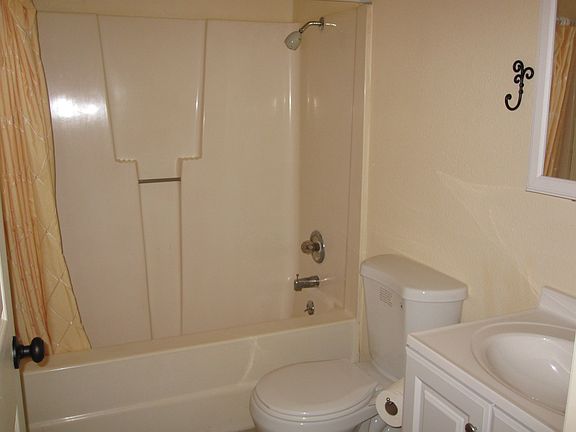 5th image of 1702 Holman St #B