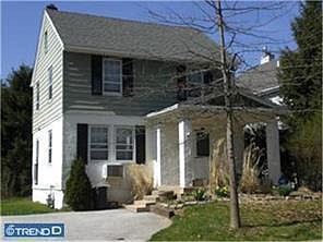 1st image of 922 Delmont Dr