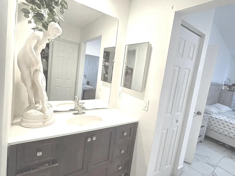 1530 Royal Forest Ct — Photo 35
