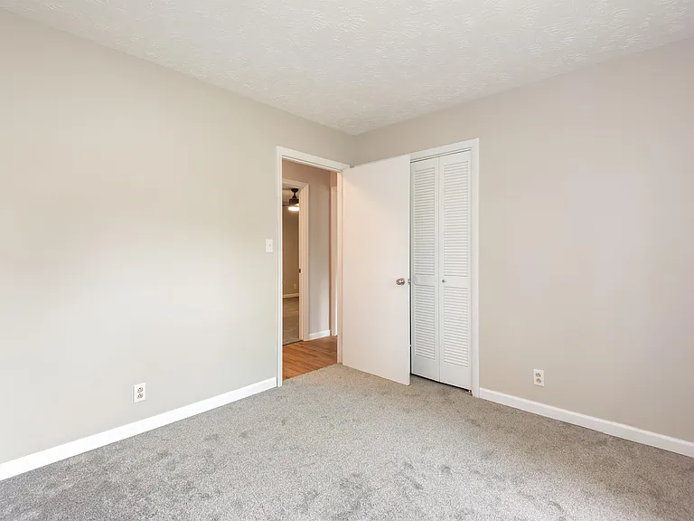 1908 Plumb Creek Cir — Photo 11