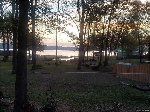 3rd image of 818 W Lakeshore Dr