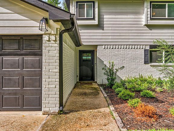 4th image of 10 E White Willow Cir