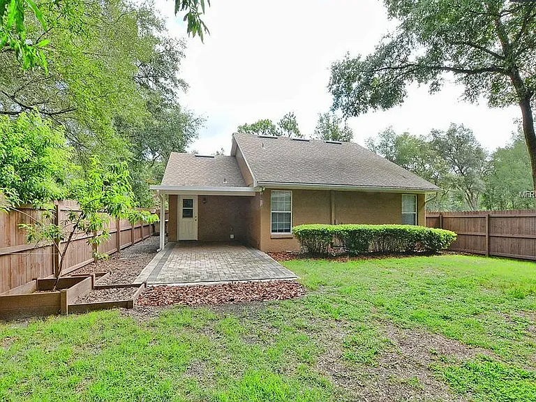 25024 Quaker Ridge Ave — Photo 3