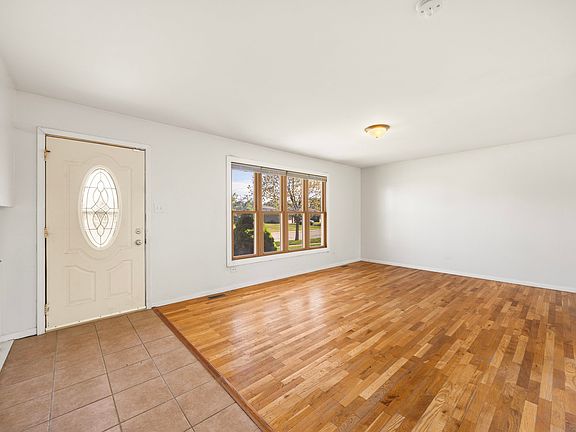 5th image of 4024 W 172nd Pl
