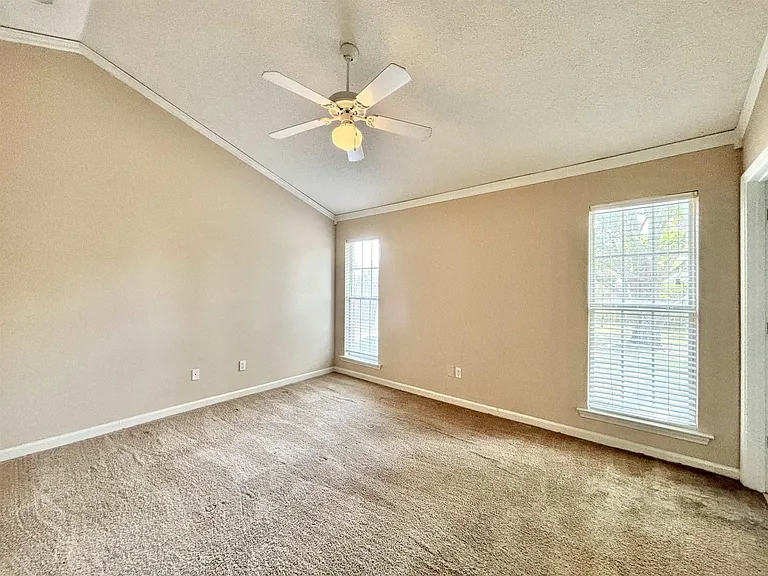9879 Averbury Dr — Photo 8