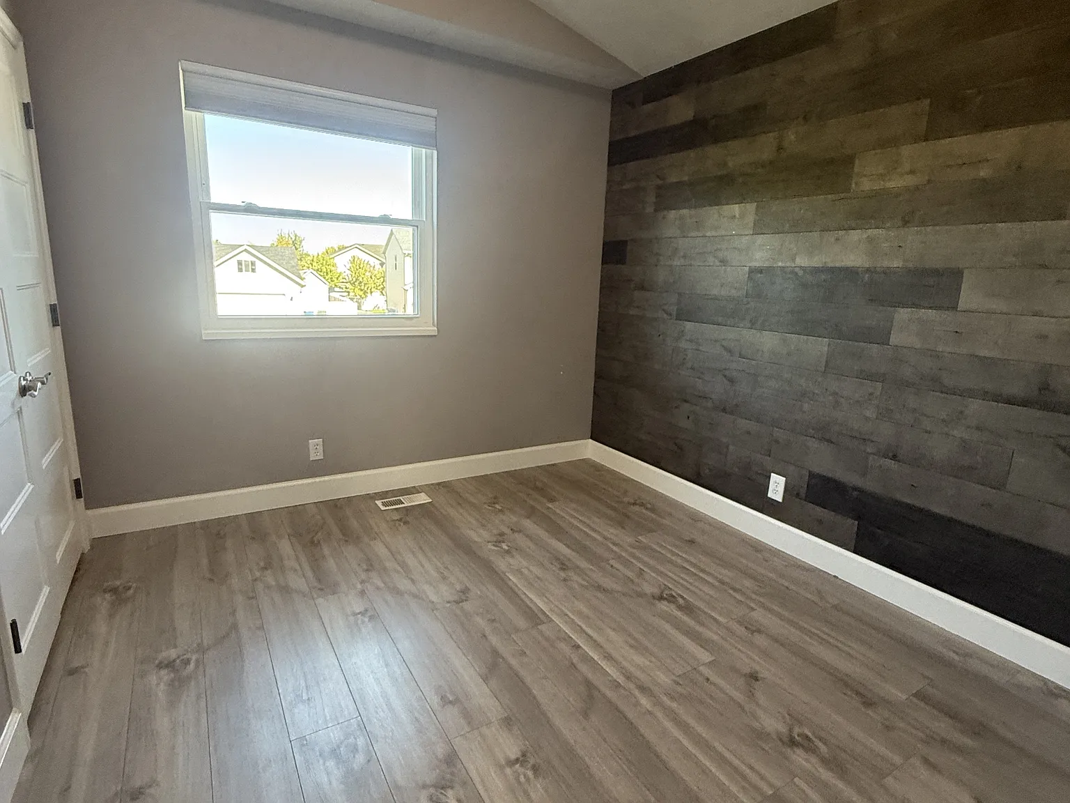 137 Stern Court - 1 — Photo 2