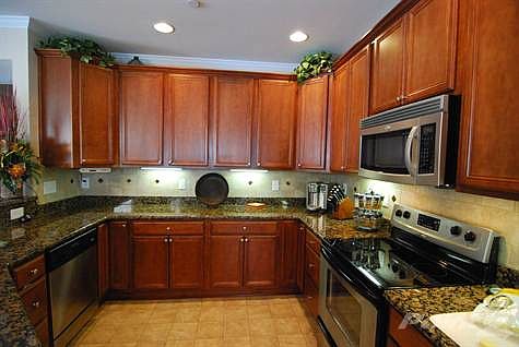 3rd image of 649 Claire Ln