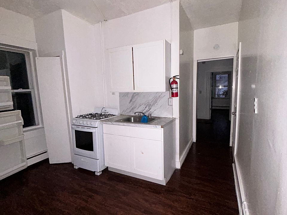 1st image of 773 E 19th St #D2
