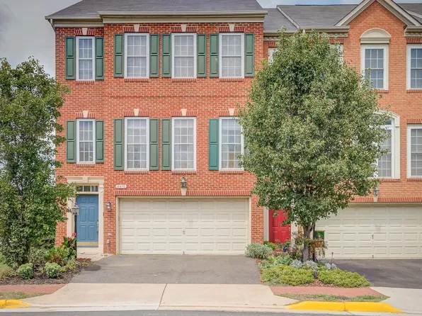 8070 Samuel Wallis St, Lorton, VA 22079