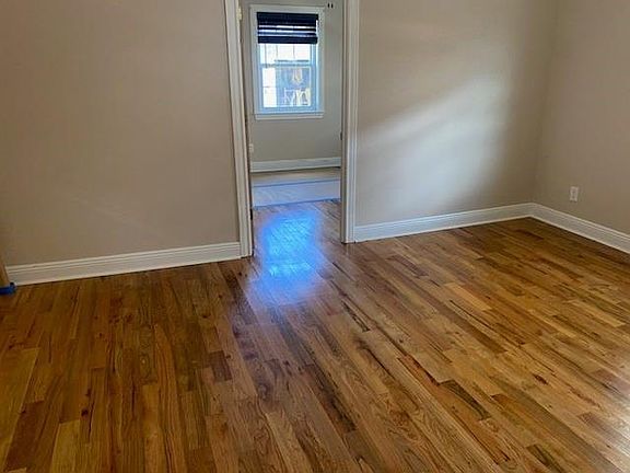 5th image of 916 9th St