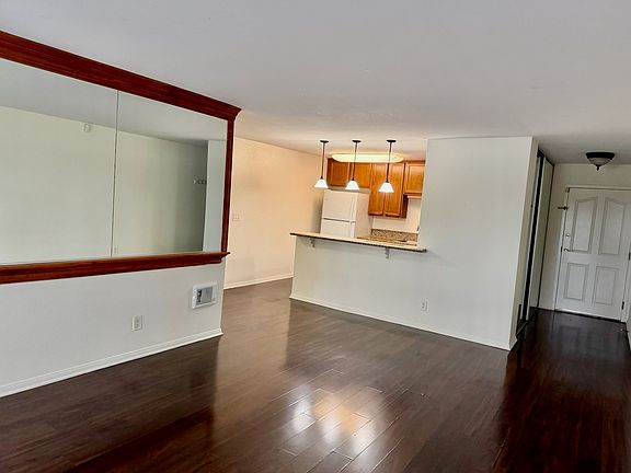 4th image of 3030 Suncrest Dr Unit 708