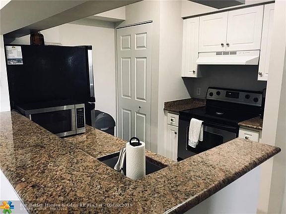 5th image of 3406 Tuscany Way #406