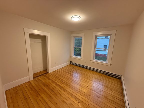 4th image of 16 Cross St #16B