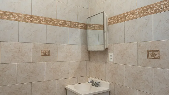 Rented by Nooklyn NYC LLC | media 12