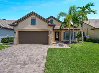 16319 Camden Lakes Cir, Naples, FL 34110