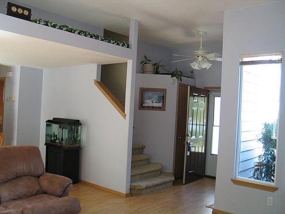 Main entry, Laminate