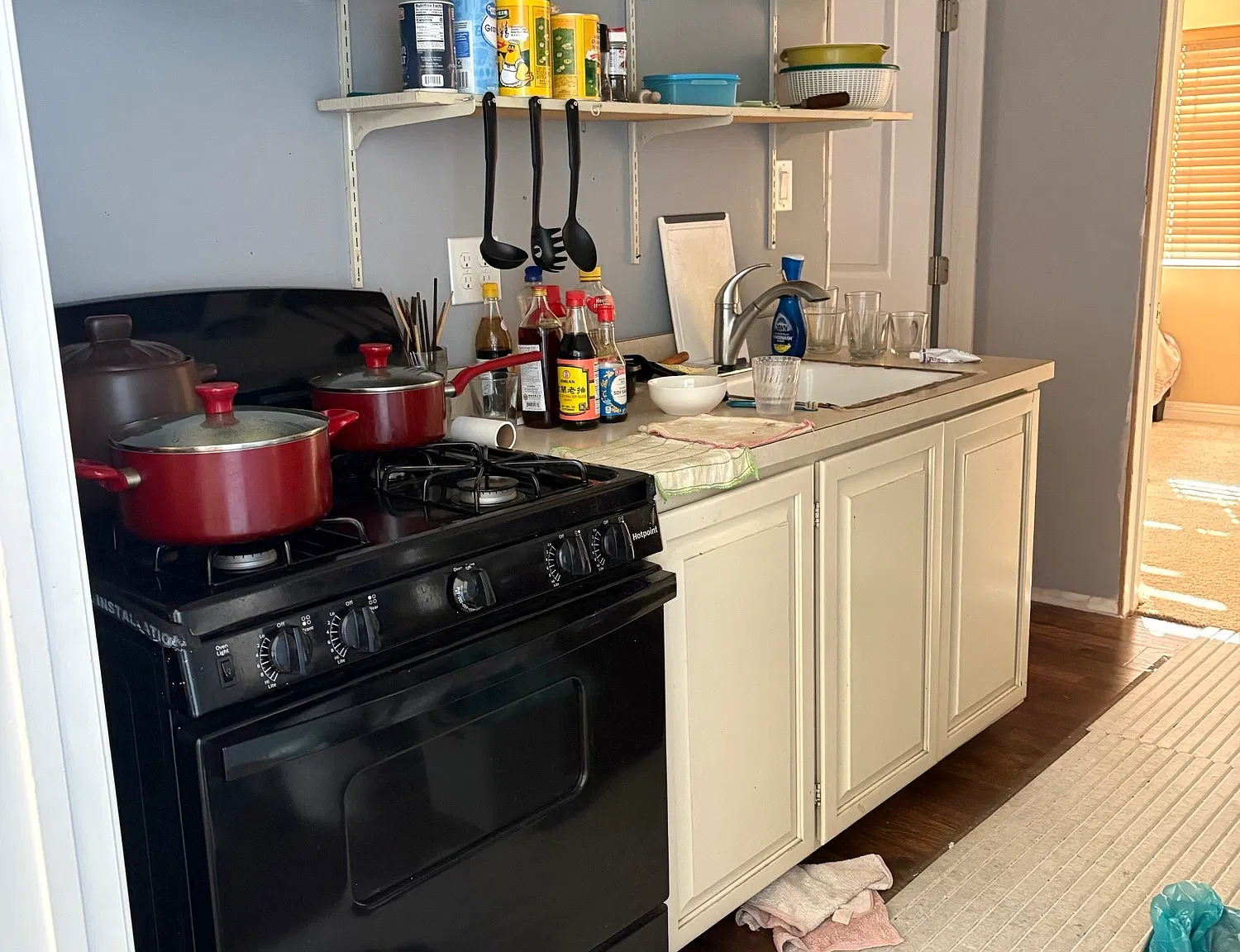3 bed, 1.5 bath, 1800 sqft, $3,000 — Photo 3