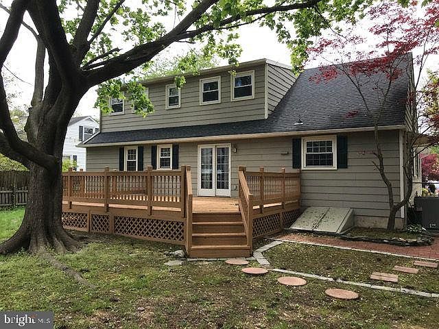 2nd image of 308 S Woodstock Dr
