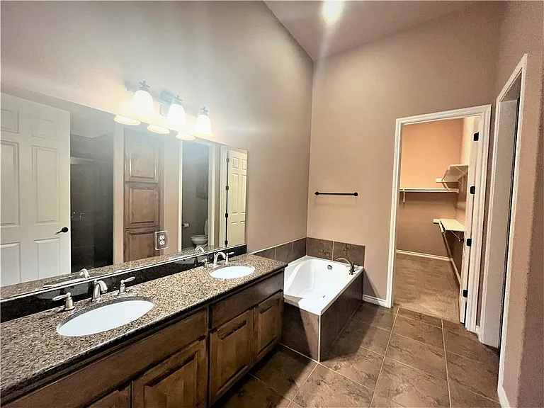 14910 Leeward Dr #802 — Photo 9