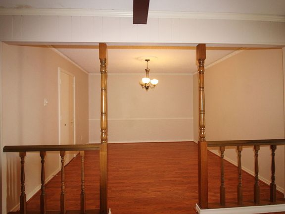 4th image of 1135 Greenway Dr