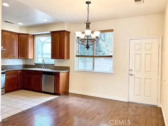 5531 Sultana Ave — Photo 5
