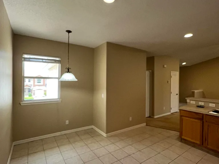 1040 Venetian Dr #203 — Photo 9
