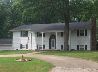 1692 Southern Dr, Neosho, MO 64850