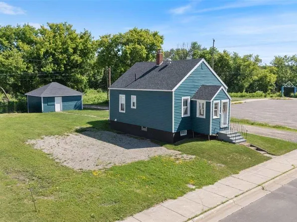 115 3rd St N, Virginia, MN 55792