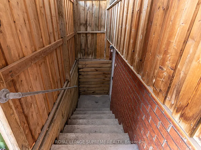 224 Christie St #LOWER — Photo 4