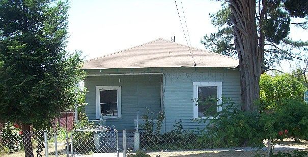 1st image of 212 Vineyard Ave