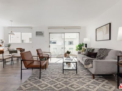 960 Larrabee St APT 212, West Hollywood, CA, 90069