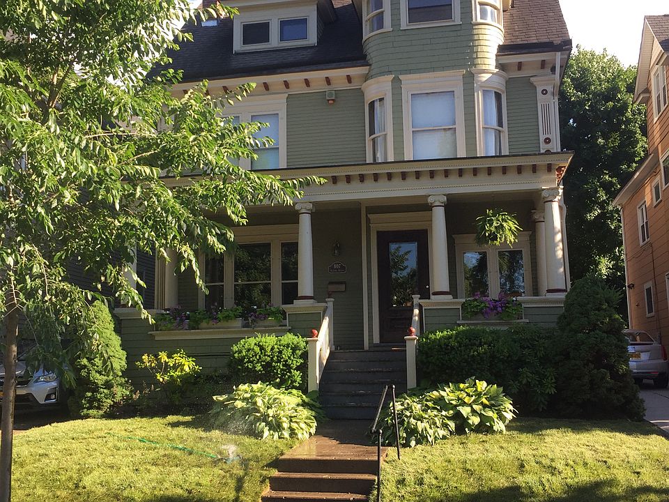 1st image of 807 Auburn Ave