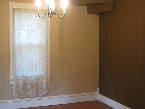 4th image of 202 N Jefferson Ave