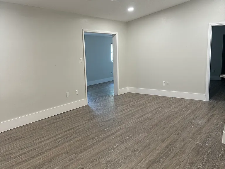 401 Higgs Ave NW — Photo 2