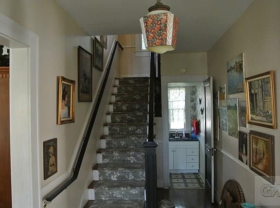 2nd image of 4628 Woodrow Ave