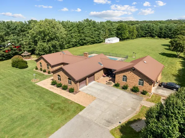 1279 Cora Mill Rd, Gallipolis, OH 45631