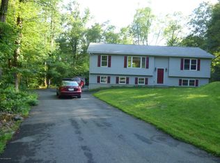 6218 Pine Hill Ct, East Stroudsburg, PA 18302