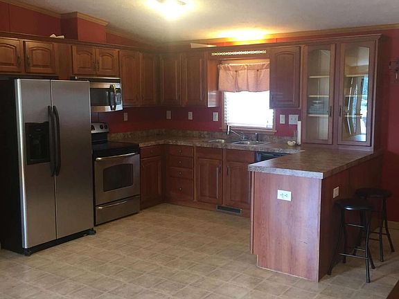 3rd image of 3903 Lee Ct