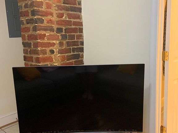 4th image of 219 E Clay St #B