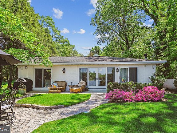 4th image of 1156 Severnview Dr