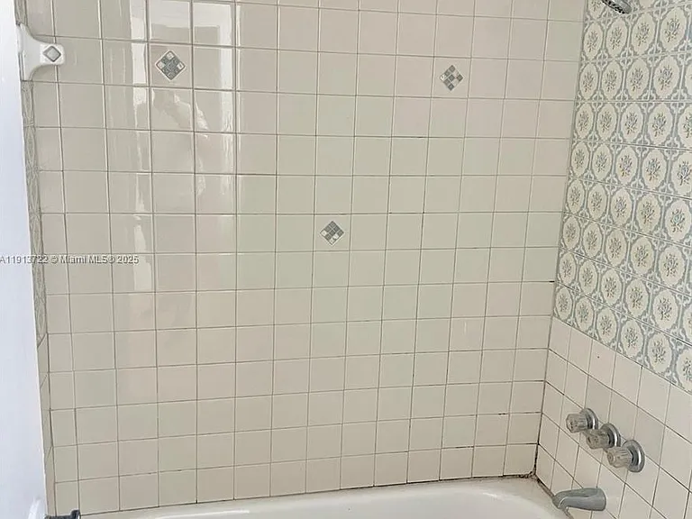 1752 NW 55th Ave #102 — Photo 7