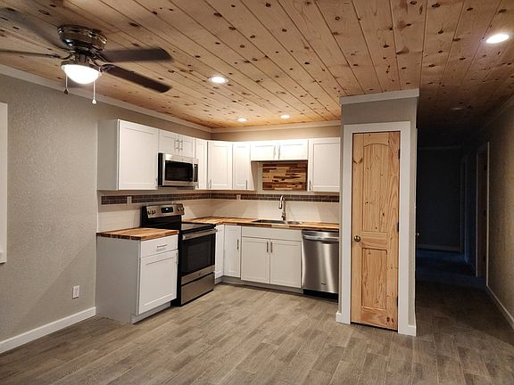 5th image of 301 Lake St