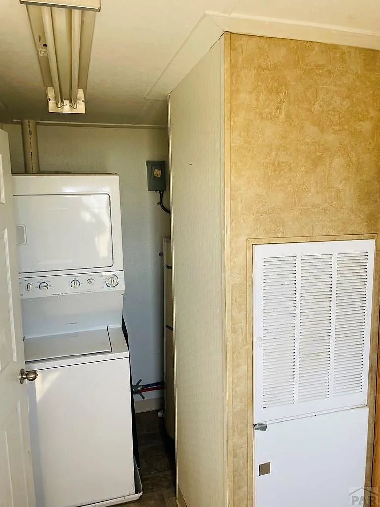 806 Aspen St — Photo 3