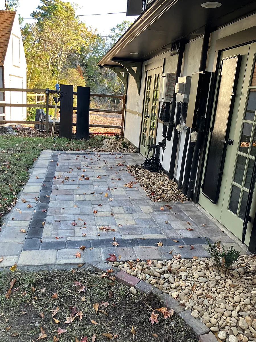 Enclosed yard all landscaping included - Evans Estate Dr