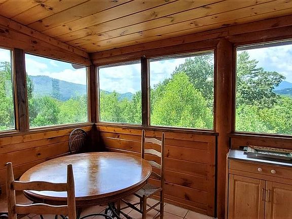 3rd image of 407 Big Bear Way
