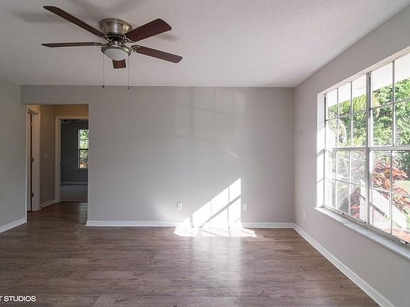 3rd image of 1263 38th Ave SW